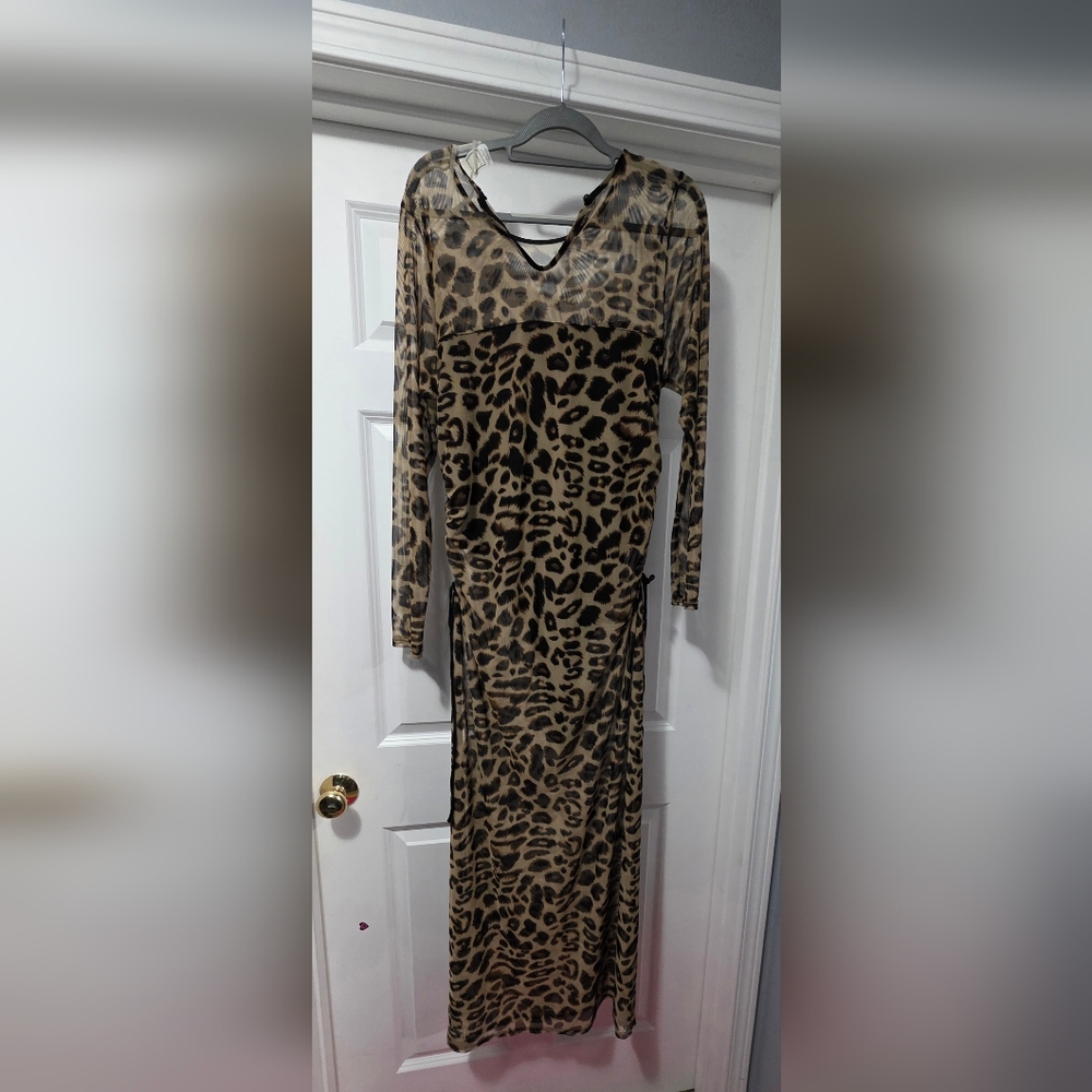 Liliana Leopard Print Long Sleeve Dress - Picture 4 of 6